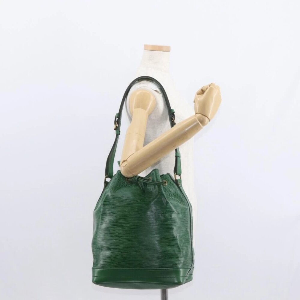 LOUIS VUITTON Epi Noe Shoulder Bag Green